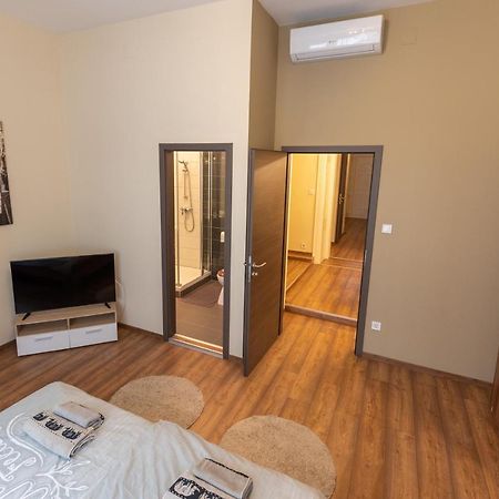 Wiky'S Apartman With 3Bathrooms Budapest Ngoại thất bức ảnh