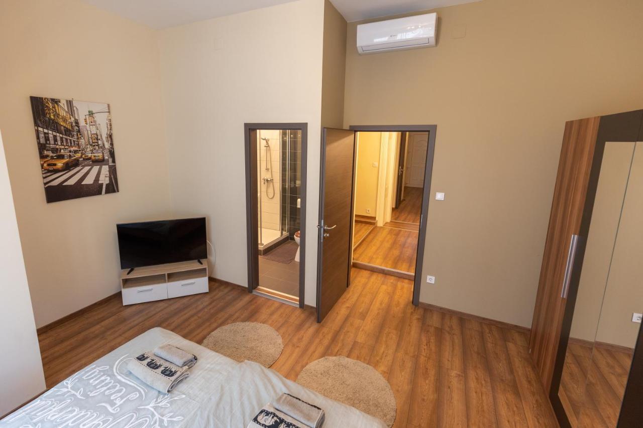 Wiky'S Apartman With 3Bathrooms Budapest Ngoại thất bức ảnh