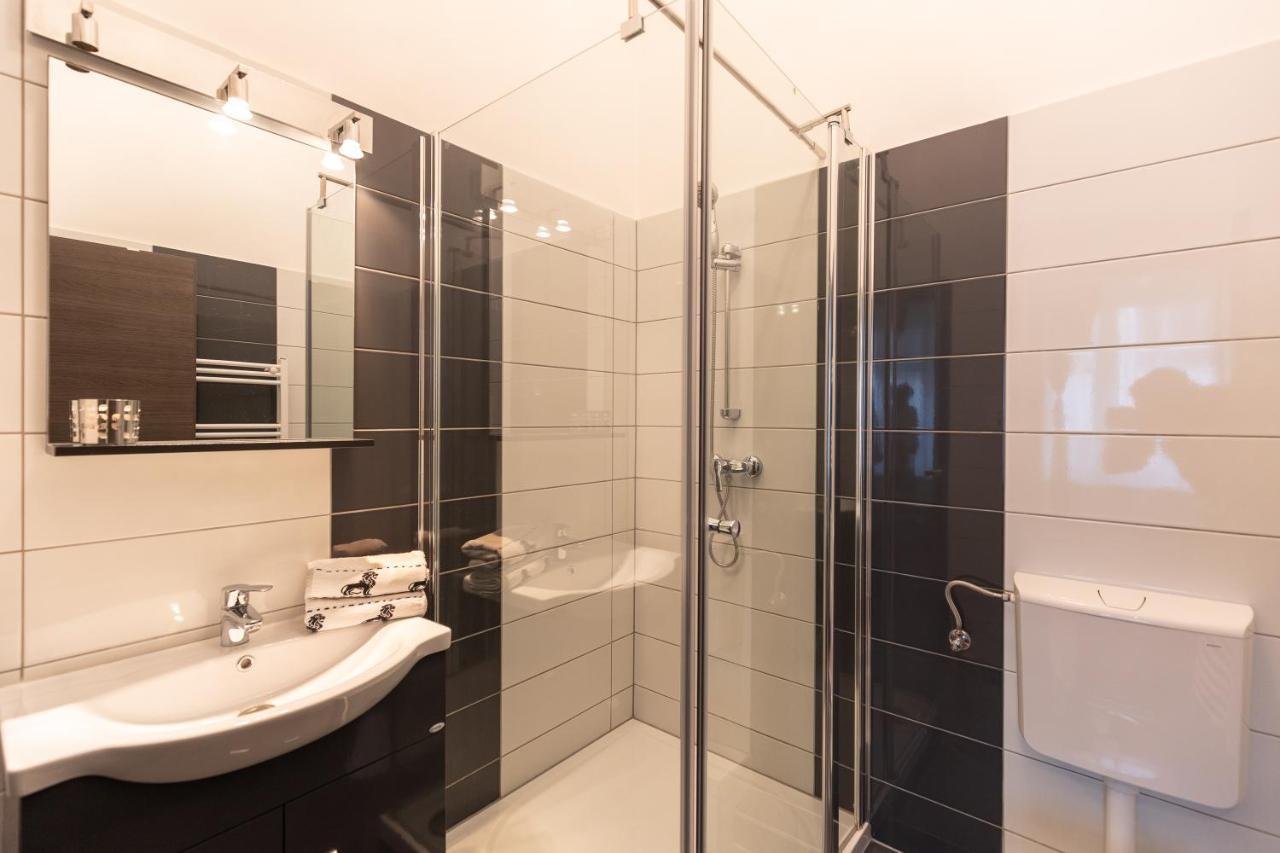 Wiky'S Apartman With 3Bathrooms Budapest Ngoại thất bức ảnh