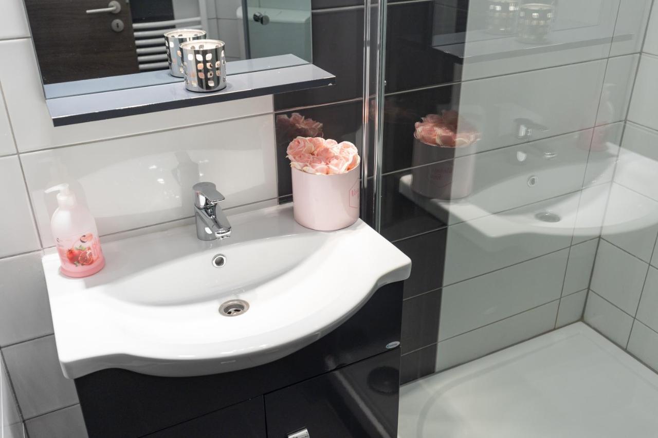Wiky'S Apartman With 3Bathrooms Budapest Ngoại thất bức ảnh