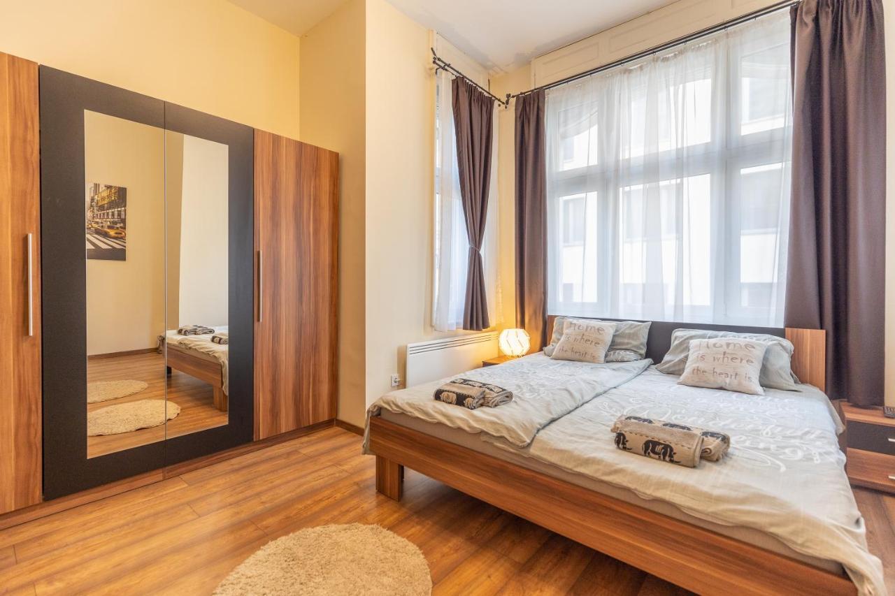 Wiky'S Apartman With 3Bathrooms Budapest Ngoại thất bức ảnh