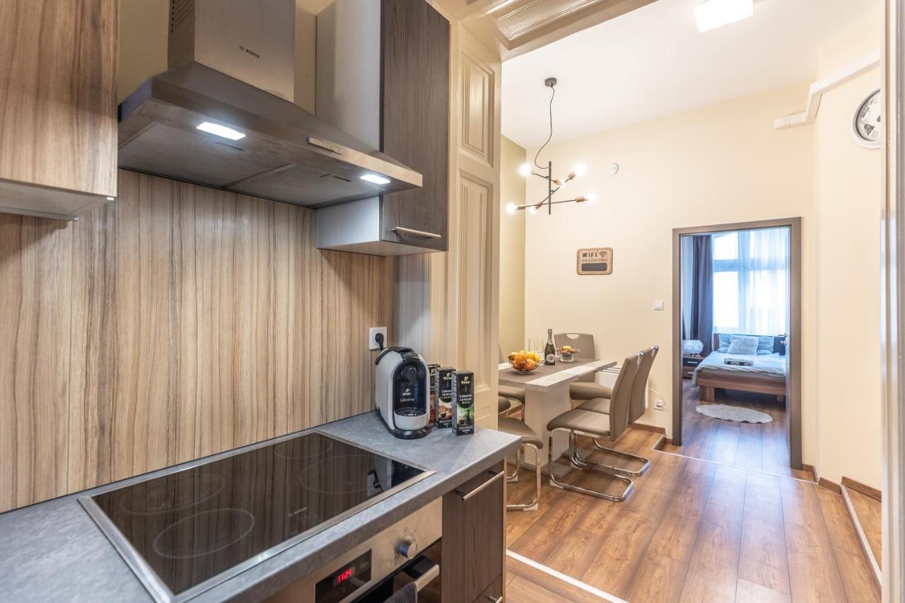 Wiky'S Apartman With 3Bathrooms Budapest Ngoại thất bức ảnh
