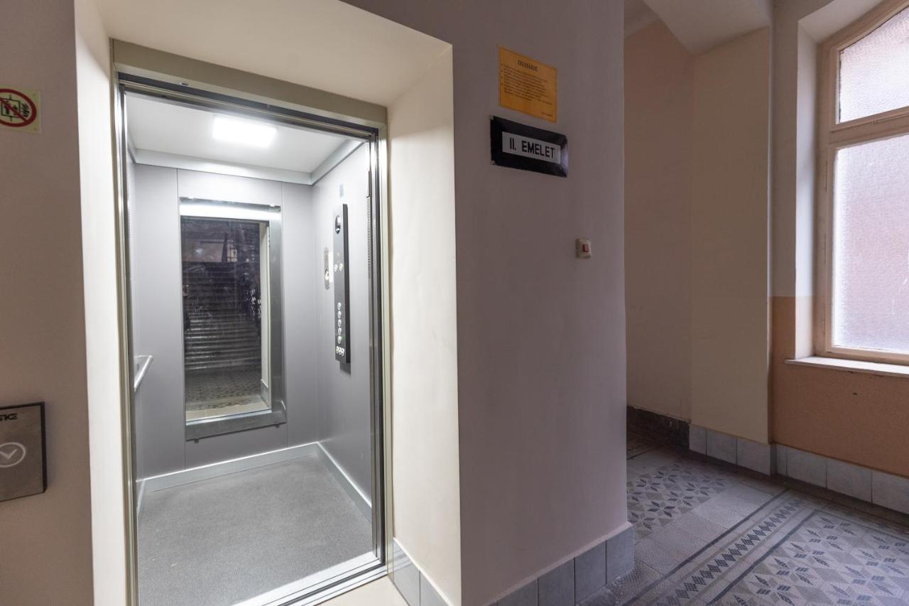Wiky'S Apartman With 3Bathrooms Budapest Ngoại thất bức ảnh