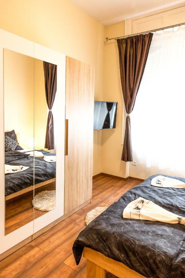 Wiky'S Apartman With 3Bathrooms Budapest Ngoại thất bức ảnh