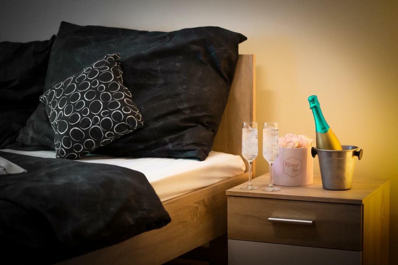 Wiky'S Apartman With 3Bathrooms Budapest Ngoại thất bức ảnh